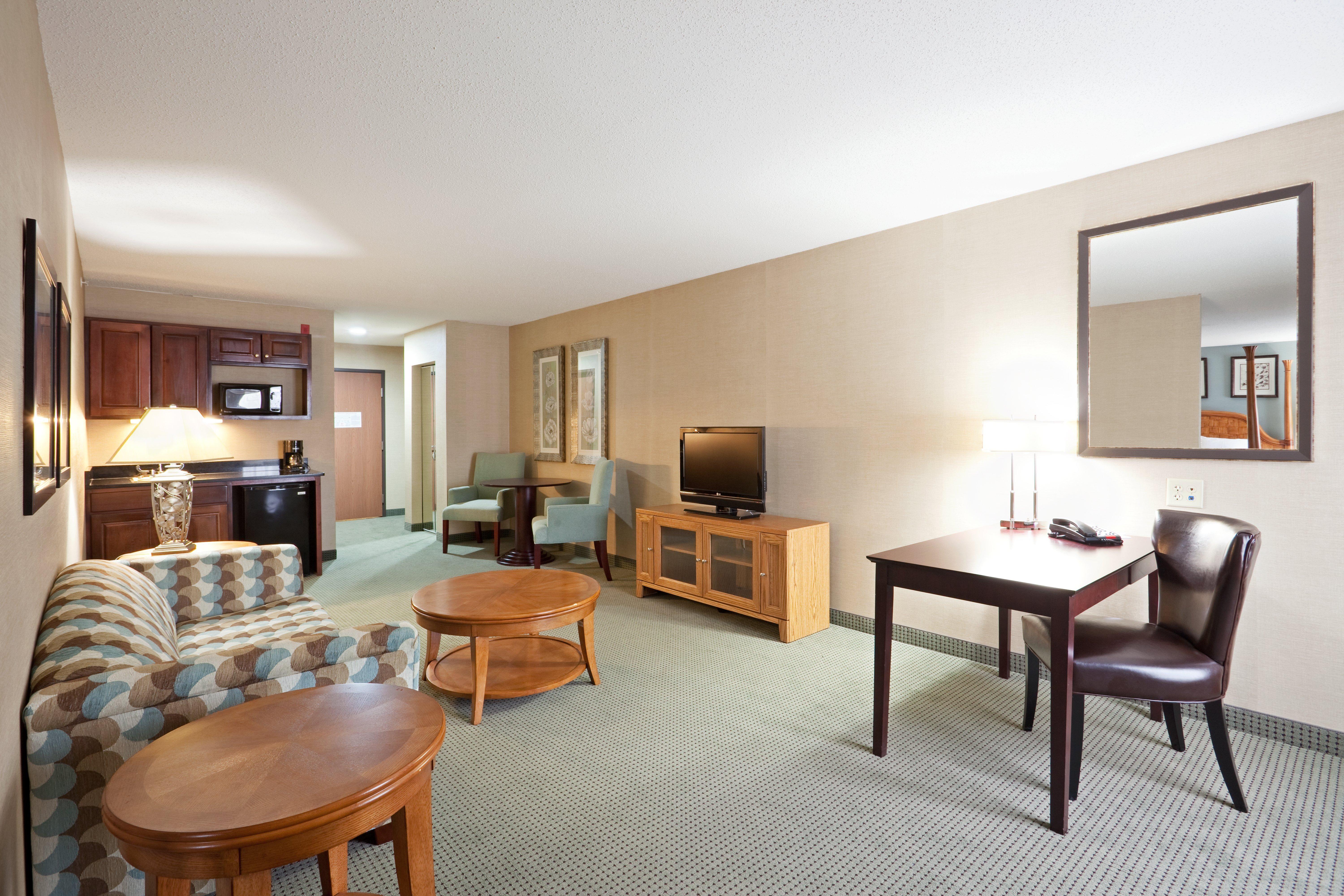 Holiday Inn Express And Suites Meriden By Ihg Exterior photo